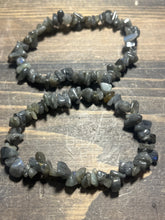 Load image into Gallery viewer, Semi-precious Stone Chip Bracelet - Assorted