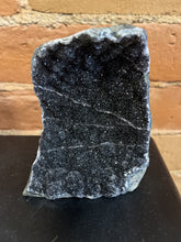 Load image into Gallery viewer, Black Amethyst Stand-up