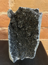 Load image into Gallery viewer, Black Amethyst Stand-up