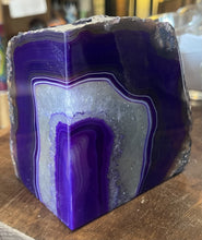 Load image into Gallery viewer, Large Agate Crystal Geode Cut Base
